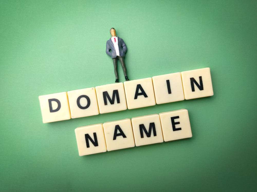 Enregistrer un nom de domaine : comment faire et pourquoi est-ce indispensable ?