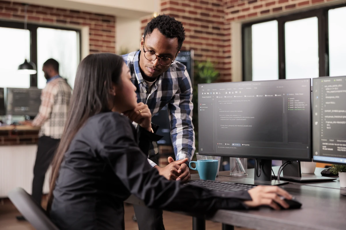 Révolution algorithmique : Comment les réseaux sociaux redéfinissent votre visibilité en ligne
